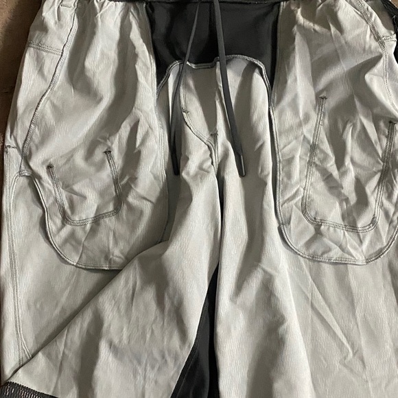 Lululemon The Short 11” Linerless NWT - Picture 3 of 5